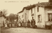 Lapeyrouse - Rue du Village