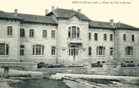 L'Hôtel de Ville et Écoles