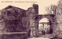 Pérouges - Les Remparts et Porte extérieure