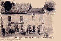 La Place de L'hôtel Curthillat