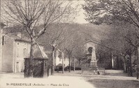 Saint-Pierreville - Place du Clos