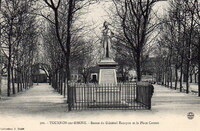 Statue du Général Rampon et la Place Carnot