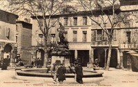 Fontaine monumentale sur la Place de la République