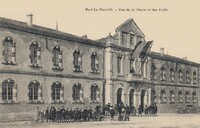 Vue de la Mairie et des Écoles