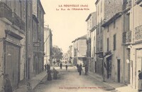 La Rue de L'hôtel de Ville. 