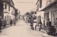 Fontvieille - Grande rue d'Arles