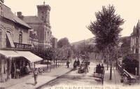 La Rue de la Gare et l'Hôtel de Ville