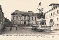 L'Hôtel de Ville et la Statue de Guillaume-le-Conquérant 