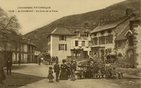 Saint-Chamant - Un Coin de la Place