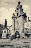 Porte de la grande Horloge et Statue de L'Amiral  Duperré 