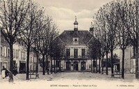 Aigre - Place de L'Hôtel de Ville 