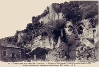 Aubeterre-sur-Dronne - Rocher ou se trouve l'Église Monolithe Souterraine dédiée à Saint-Jean