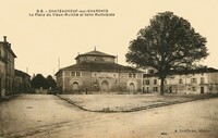 La Place du Vieux-Marché et Salle Municipale