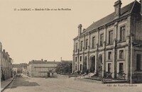 Jarnac - Hôtel de Ville et rue du Portillon