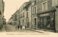 La Rochefoucauld - La Grande rue et le Bureau de Poste