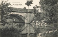 Les Rives de L'Aubois -Le Pont de la route  de Borges - Lavandières