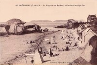 La Plage et ses Rochers, à l'horizon les Sept Iles