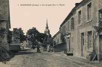 Issoudun-Létrieix - La Grande Rue et L'Eglise