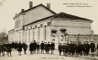 Saint Aulaye-Puymangou - La Mairie et l'École de Garçons