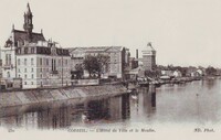 L'Hôtel de Ville et le Moulin