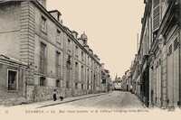 La Rue Saint-Antoine et le Collège Saint-Hilaire