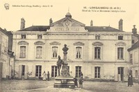 Hôtel de Ville et Monument Adolphe Adam