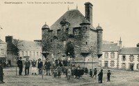 Guerlesquin - Vieille Maison servant aujourd'hui de Mairie