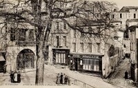 Ancien Hôtel de Ville et Place du Marché