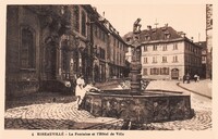 La Fontaine et L'Hôtel de Ville