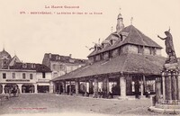 La Statue St-Jean et la Halle