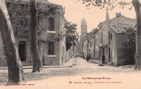 Revel - Une Rue et le Clocher de l'Eglise