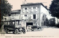 La Place de l'Hôtel de Ville et L'Hôtel de France