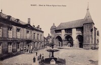 L'Hôtel de Ville et l'Église Notre Dame