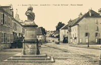 Grande Rue - Place du Tribunal - Statue Desault