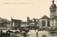 Le Marché - Place de L'Hôtel de Ville
