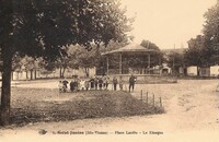 Place Lacôte - Le Kiosque