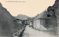 Une Entrée du Village