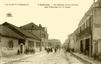 La Mairie et les Écoles sur l'Avenue de la Gare