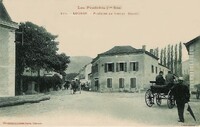 Loures-Barousse - Place de la Vieille Eglise