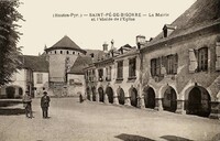 La Mairie et l'Abside de l'Eglise