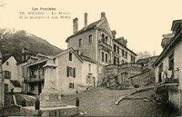 Soulom - La Mairie et le Monument aux Morts