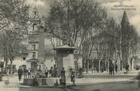 Ganges - Place de L'Hôtel de Ville