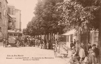 Promenade des Marronniers - Arrivée de l'Autobus