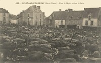 Grand-Fougeray - Place de l'Église un jour de Marché