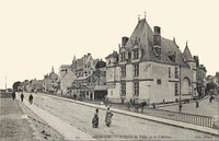 L'Hôtel de Ville et le Château