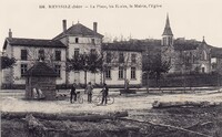 Meyssiez - La Place, les Écoles, la Mairie, l'Eglise
