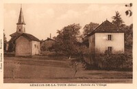 Sérézin-de-la-Tour - Entrée du Village