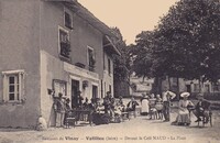 Vatilieu - Devant le Café Naud - La Place