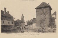 Clocher (XVIe siècle)et Tour Gloriette (1205)