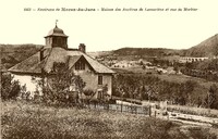 Maison des Ancêtres de Lamartine et vue de Morbier